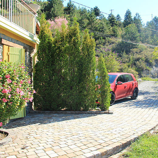 garage devant la amison